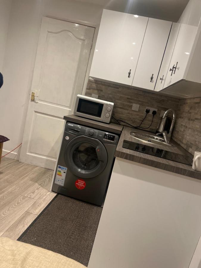 Cozy Small Studio Peterborough Dış mekan fotoğraf