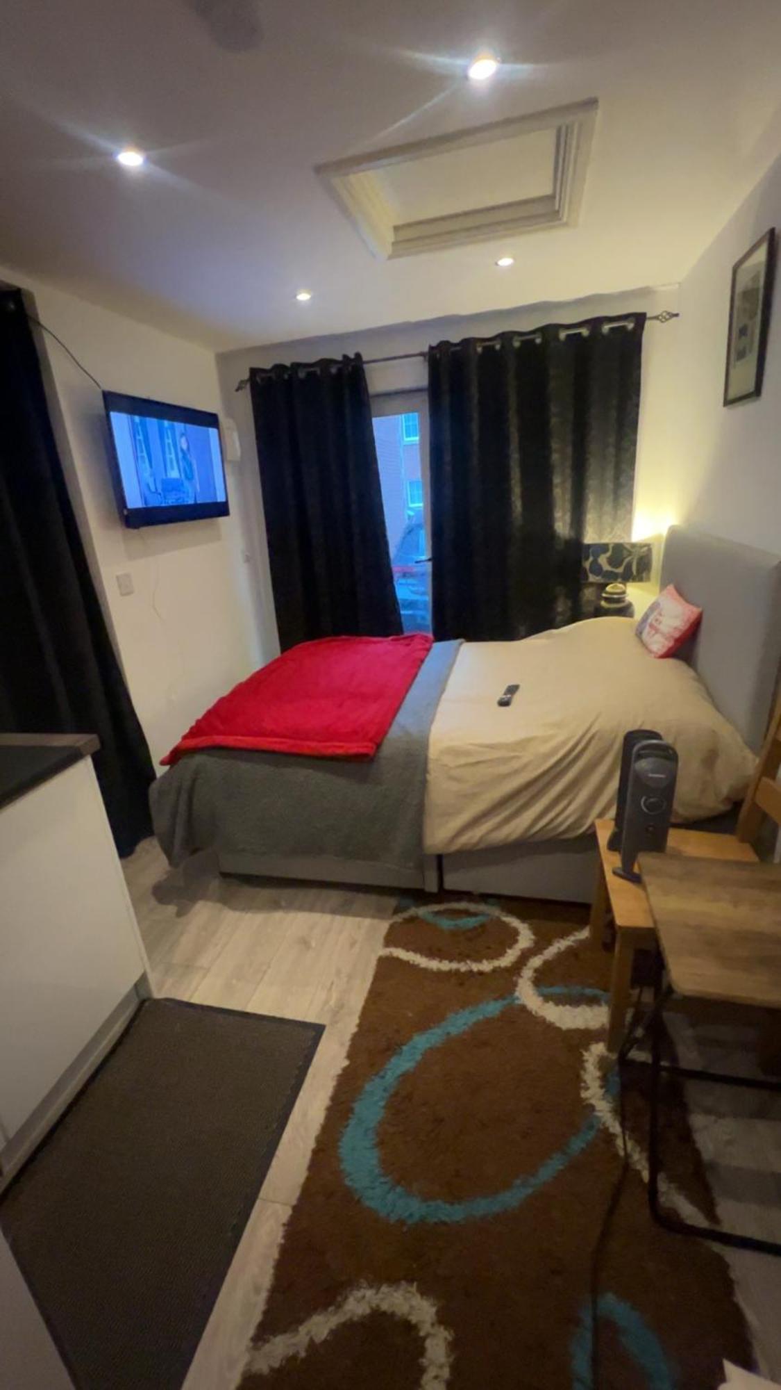 Cozy Small Studio Peterborough Dış mekan fotoğraf